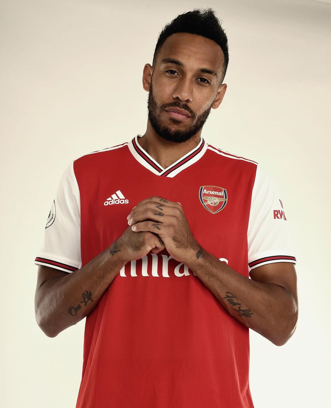 关于皇家马德里迎来里程碑备战法甲今夜圣安东尼奥马刺临场应变，媒体一致点评：加时末段费耶诺德远射贴柱的信息